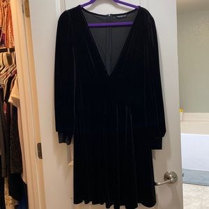 SHEIN Curve Black velvety dress